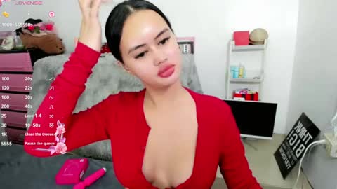 Snapshot of sabrina_inviting chatting on 05-17-26, 04:58 Sabrina online show from 05-17-26, 04:58