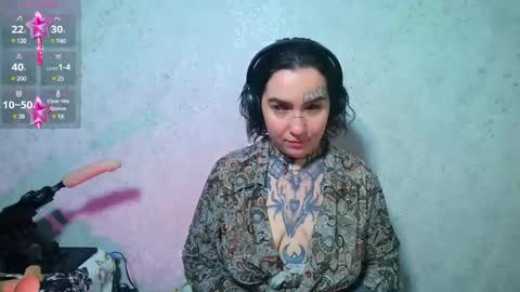 Snapshot of sabrina_raiders_666 chatting on 01-24-25, 03:32 Lilith Solar online show from 01-24-25, 03:32