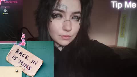 Snapshot of sabrina_raiders_666 chatting on 02-05-25, 12:17 Lilith Solar online show from 02-05-25, 12:17