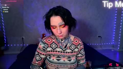 Snapshot of sabrina_raiders_666 chatting on 02-19-25, 01:28 Lilith Solar online show from 02-19-25, 01:28