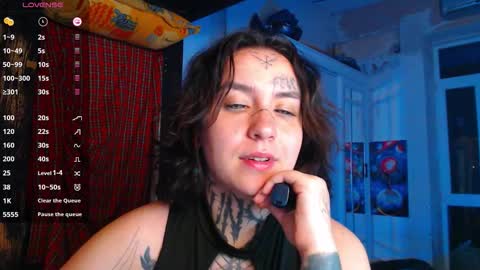 Snapshot of sabrina_raiders_666 chatting on 11-26-25, 05:25 Lilith Solar online show from 11-26-25, 05:25