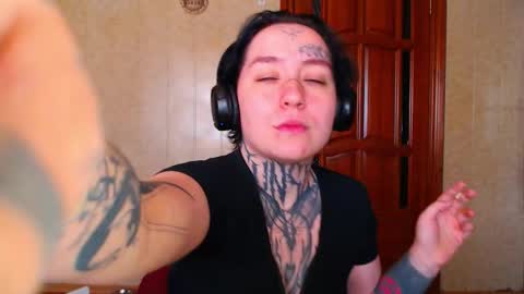 Snapshot of sabrina_raiders_666 chatting on 02-23-26, 11:40 Lilith Solar online show from 02-23-26, 11:40