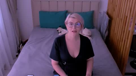 Snapshot of sabrinamacmarren chatting on 03-02-26, 09:38 Sabrina MacMarren online show from 03-02-26, 09:38