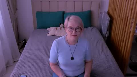 Snapshot of sabrinamacmarren chatting on 03-03-26, 07:03 Sabrina MacMarren online show from 03-03-26, 07:03