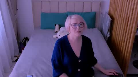 Snapshot of sabrinamacmarren chatting on 03-10-26, 08:41 Sabrina MacMarren online show from 03-10-26, 08:41