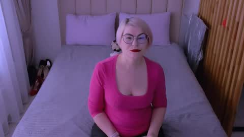 Snapshot of sabrinamacmarren chatting on 03-26-26, 08:20 Sabrina MacMarren online show from 03-26-26, 08:20