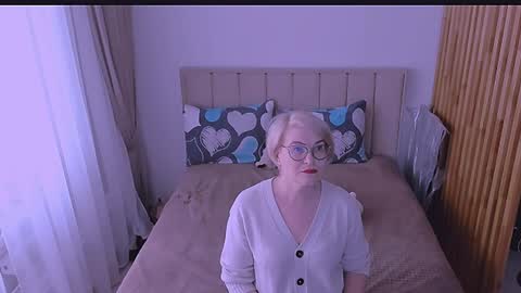 Snapshot of sabrinamacmarren chatting on 04-04-26, 01:30 Sabrina MacMarren online show from 04-04-26, 01:30