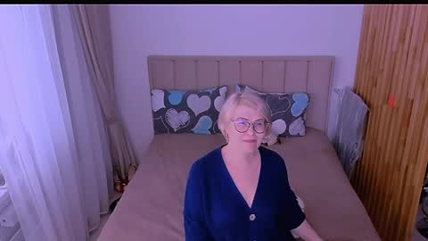 Snapshot of sabrinamacmarren chatting on 04-07-26, 04:29 Sabrina MacMarren online show from 04-07-26, 04:29