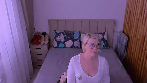 Sabrina MacMarren online show from 05-16-26, 10:58