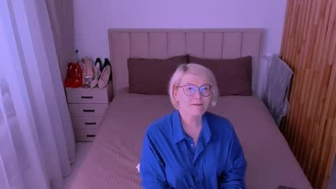 Sabrina MacMarren online show from 05-29-26, 05:33