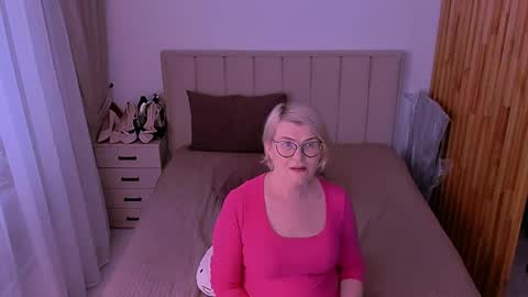 Sabrina MacMarren online show from 05-31-26, 06:09