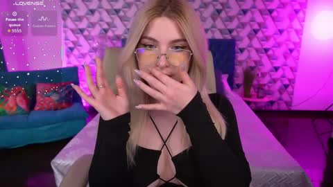 Sabrina online show from 05-15-26, 07:26