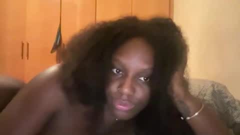 Onika online show from 05-18-26, 03:35