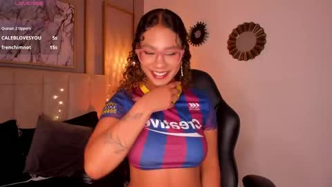 Sophie online show from 06-07-26, 04:49