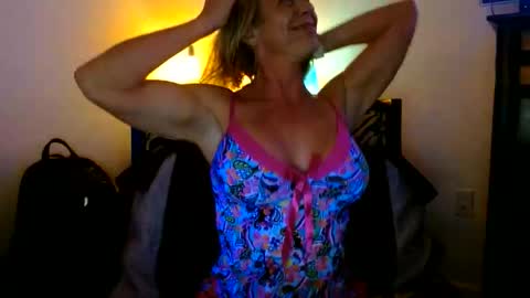 Snapshot of sadiessecretcloset chatting on 11-16-25, 02:39 Sadiessecret online show from 11-16-25, 02:39