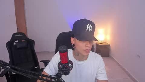 saenz_hotx online show from 11-17-25, 05:41