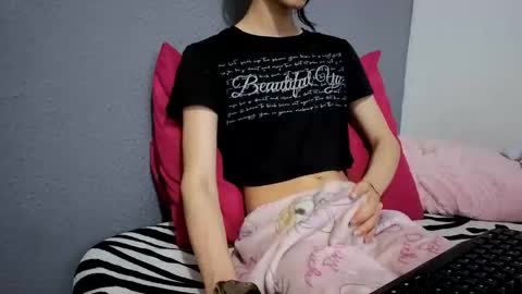 Safiro Queen online show from 05-25-26, 12:00