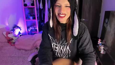 Rose online show from 03-22-26, 10:02