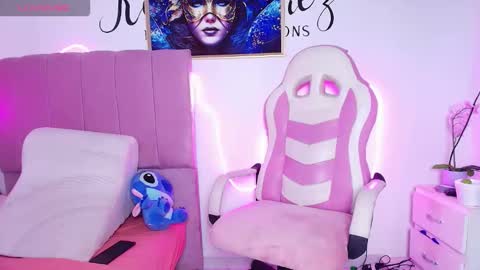 salome_horny3 online show from 06-01-26, 07:04