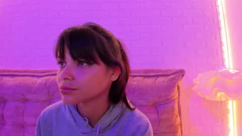 Snapshot of salome_rouse chatting on 02-15-26, 08:35 Salome Rose online show from 02-15-26, 08:35