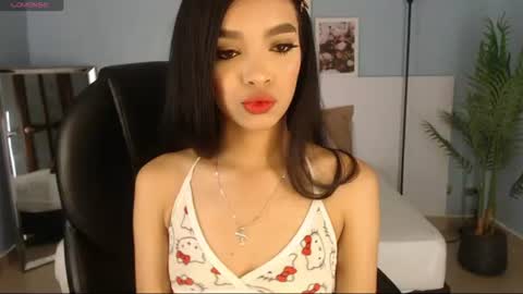 Snapshot of salome_veles chatting on 06-19-26, 08:01 salome_veles online show from 06-19-26, 08:01