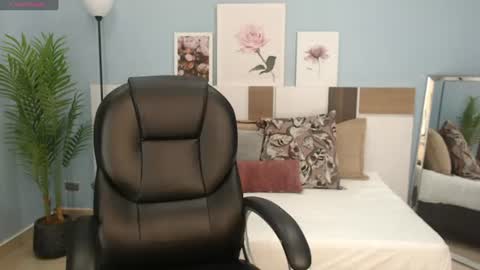 Snapshot of salome_veles chatting on 06-24-26, 07:57 salome_veles online show from 06-24-26, 07:57
