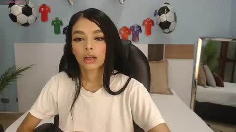 Snapshot of salome_veles chatting on 07-08-26, 08:35 salome_veles online show from 07-08-26, 08:35