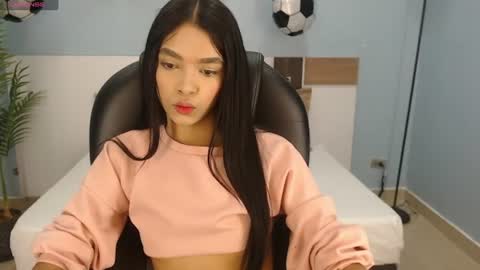 Snapshot of salome_veles chatting on 07-16-26, 08:15 salome_veles online show from 07-16-26, 08:15