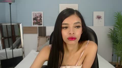 Snapshot of salome_veles chatting on 07-23-26, 05:44 salome_veles online show from 07-23-26, 05:44