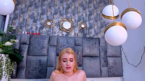 Snapshot of salomelarzon chatting on 03-21-26, 08:19 Salome Larzon online show from 03-21-26, 08:19