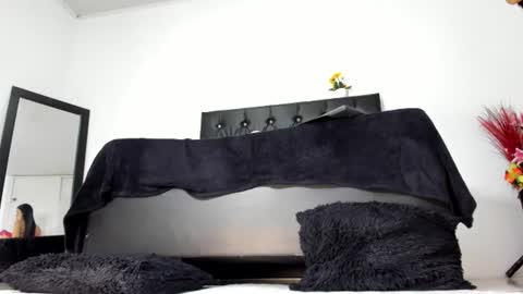 Snapshot of salomeswet chatting on 06-23-26, 05:38 martina online show from 06-23-26, 05:38