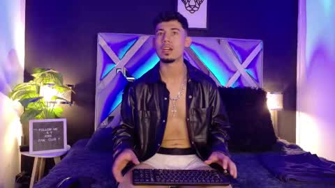 Snapshot of salomonn_17 chatting on 03-19-26, 08:13 Salomon online show from 03-19-26, 08:13