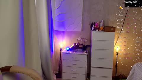 Snapshot of salut_love chatting on 03-23-26, 03:38 Ruby online show from 03-23-26, 03:38