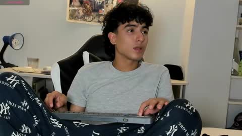 salvatore_montt online show from 03-04-25, 05:11