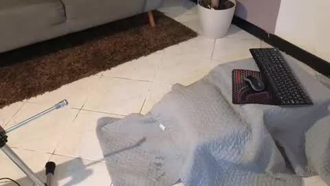 Snapshot of saly_moon1 chatting on 02-26-26, 04:00 saly_moon1 online show from 02-26-26, 04:00