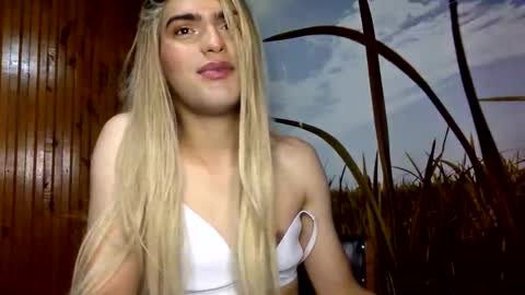 Snapshot of samanta_loch chatting on 06-10-26, 12:33 samanta loch online show from 06-10-26, 12:33