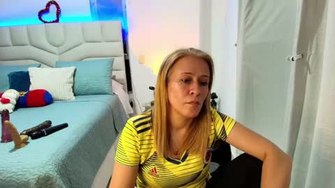 Snapshot of samanta_stone69 chatting on 06-17-26, 09:38 Samanta Stone online show from 06-17-26, 09:38