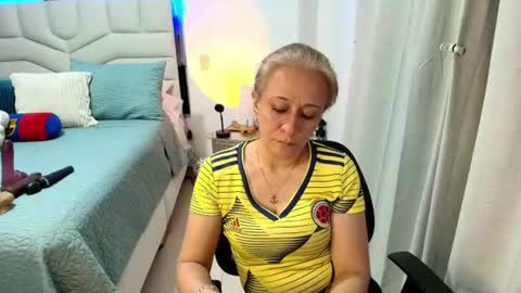 Snapshot of samanta_stone69 chatting on 06-23-26, 11:36 Samanta Stone online show from 06-23-26, 11:36