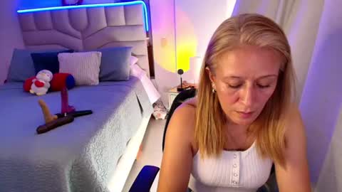 Snapshot of samanta_stone69 chatting on 07-08-26, 04:44 Samanta Stone online show from 07-08-26, 04:44
