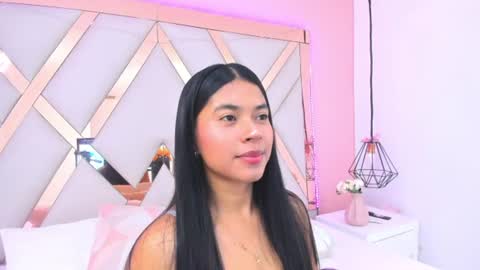Snapshot of samantaa_shy chatting on 06-17-26, 03:31 sam online show from 06-17-26, 03:31