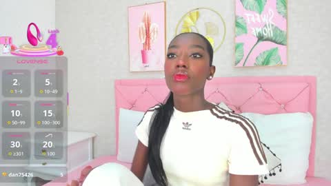 Snapshot of samantamarquez chatting on 05-21-26, 03:35 Samanta online show from 05-21-26, 03:35