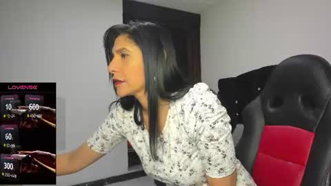 Snapshot of samantha1_rosse01 chatting on 07-25-26, 11:02 samantha1_rosse01 online show from 07-25-26, 11:02