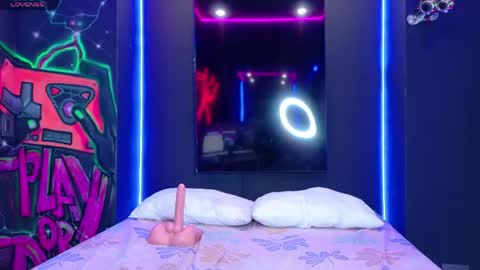 Samantha Decker online show from 05-27-26, 05:37