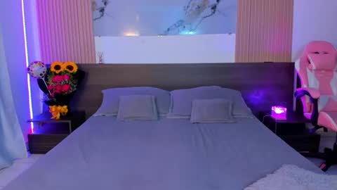 Snapshot of samantha_moons chatting on 09-22-25, 10:01 samantha_moons online show from 09-22-25, 10:01