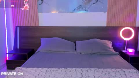 Snapshot of samantha_moons chatting on 12-04-25, 11:24 samantha_moons online show from 12-04-25, 11:24