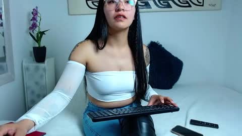 samantha_vaker online show from 05-10-26, 03:23