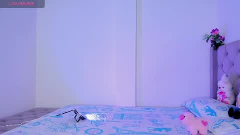 Snapshot of samara_jonnes_ chatting on 04-09-26, 03:50 Samara is my name a pleasure delighted that you are here leave your thumb up it is important to me online show from 04-09-26, 03:50