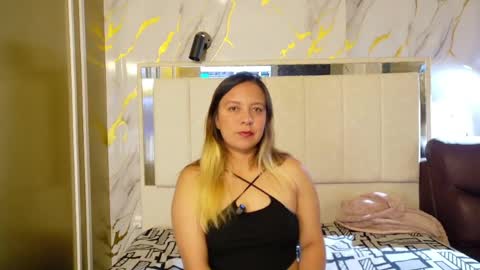 Snapshot of sami_1_8 chatting on 04-19-26, 04:12 Samy online show from 04-19-26, 04:12