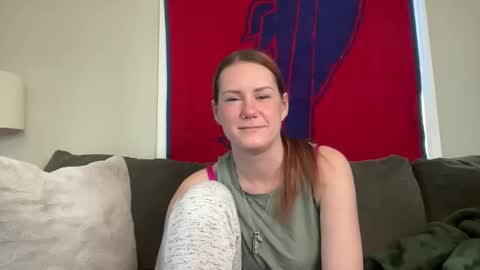Snapshot of sammieplays chatting on 04-27-26, 05:11 Playful Sammie online show from 04-27-26, 05:11