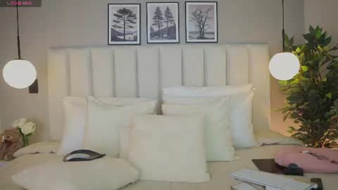 Snapshot of sammy_hamilton chatting on 06-27-26, 01:21 Ana online show from 06-27-26, 01:21